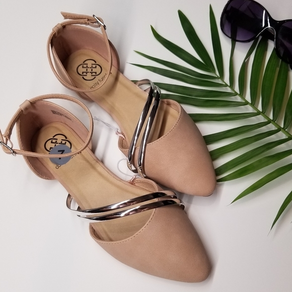 NWOT Daisy Fuentes Flat Shoes Size 7 - Picture 1 of 7